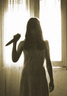 девушка с ножом
