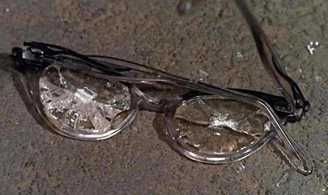 разбитые очки